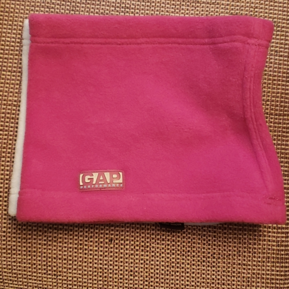GAP Neck Warmer.